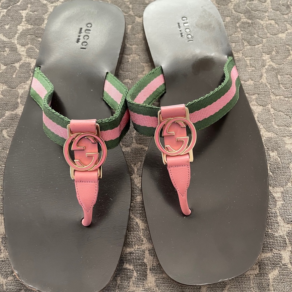 Gucci flip flops